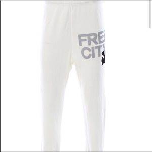 Size small Free city